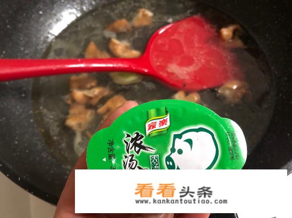 卤好的肥肠怎么做肥肠面？