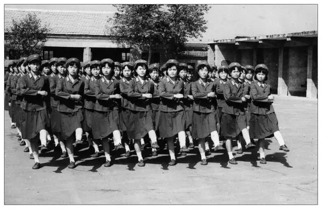 70年代女兵服饰？