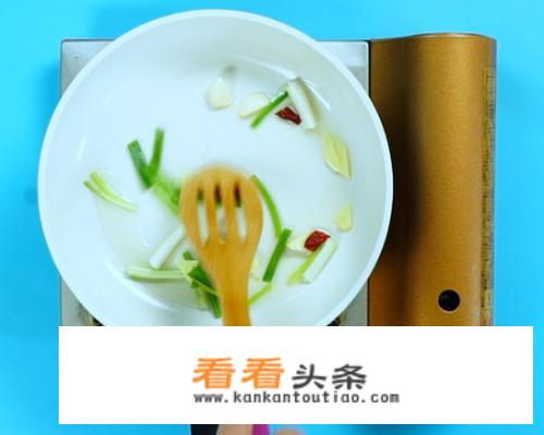 家常炖鱼的做法？