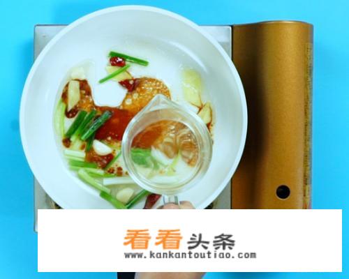 家常炖鱼的做法？