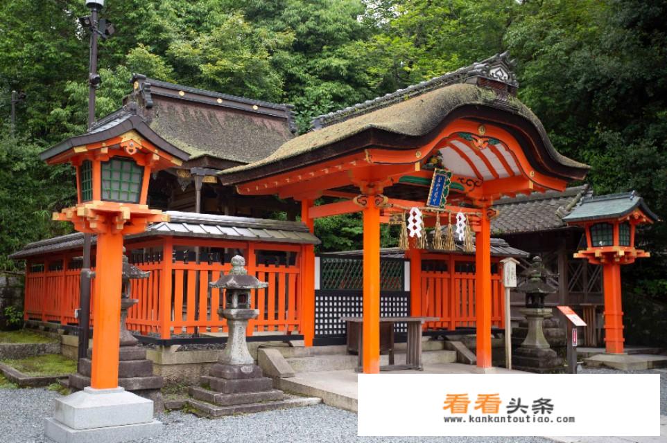 暑假准备带孩子出国旅游，日本和新加坡哪个好一些？