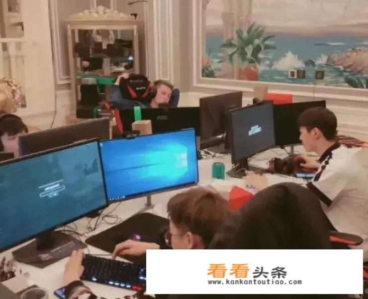 开还是关游戏的手势怎么做？