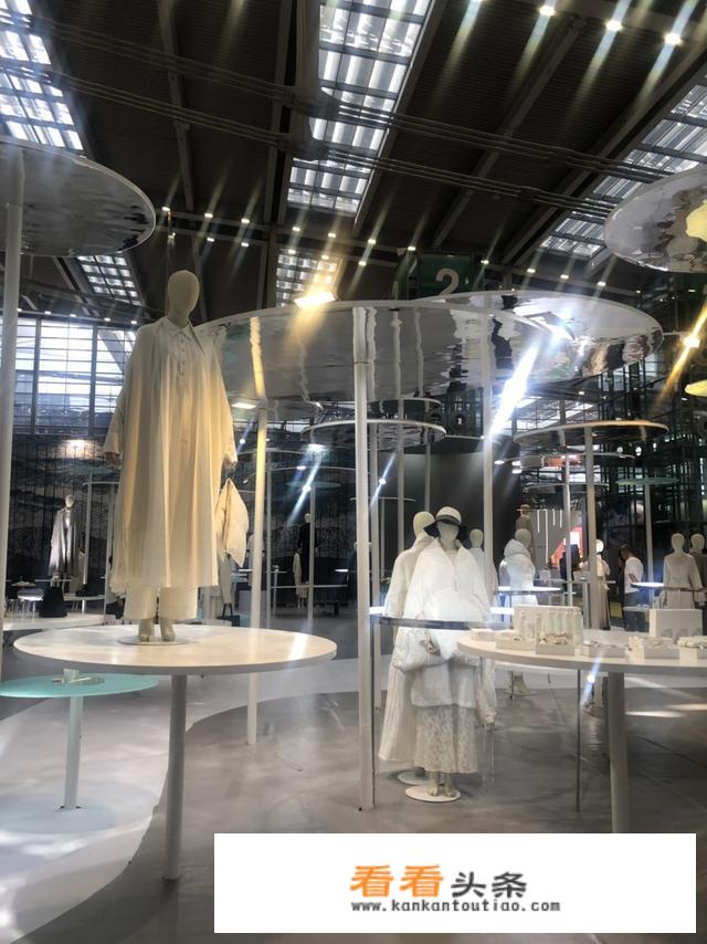 请问适合40岁女性穿的服装品牌有哪些？