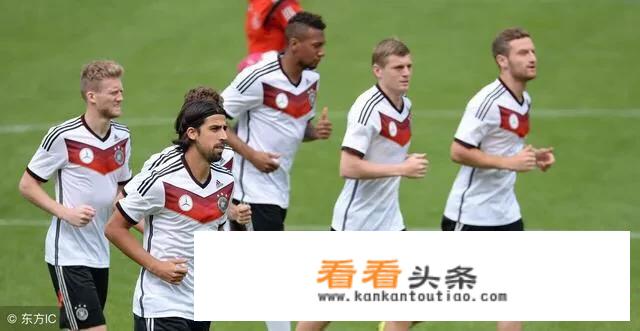 卫冕冠军德国黯然出局，你觉得原因是什么？
