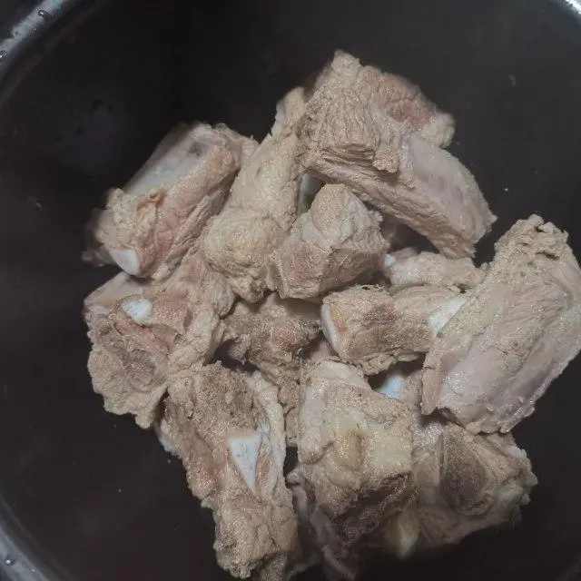 清炖排骨的正确方法与配料？