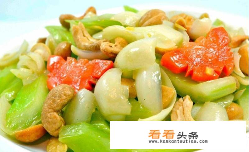 西芹虾仁炒腰果怎么做？