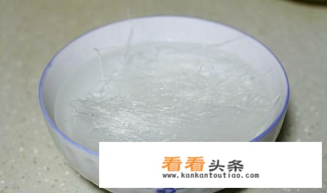 屈浩酸菜白肉正宗做法？