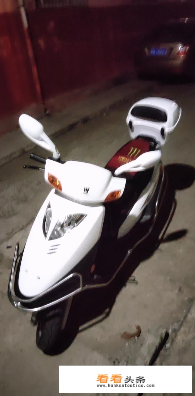 有没有踏板摩托车，价格便宜质量又好的，价格在3000以内的最好？