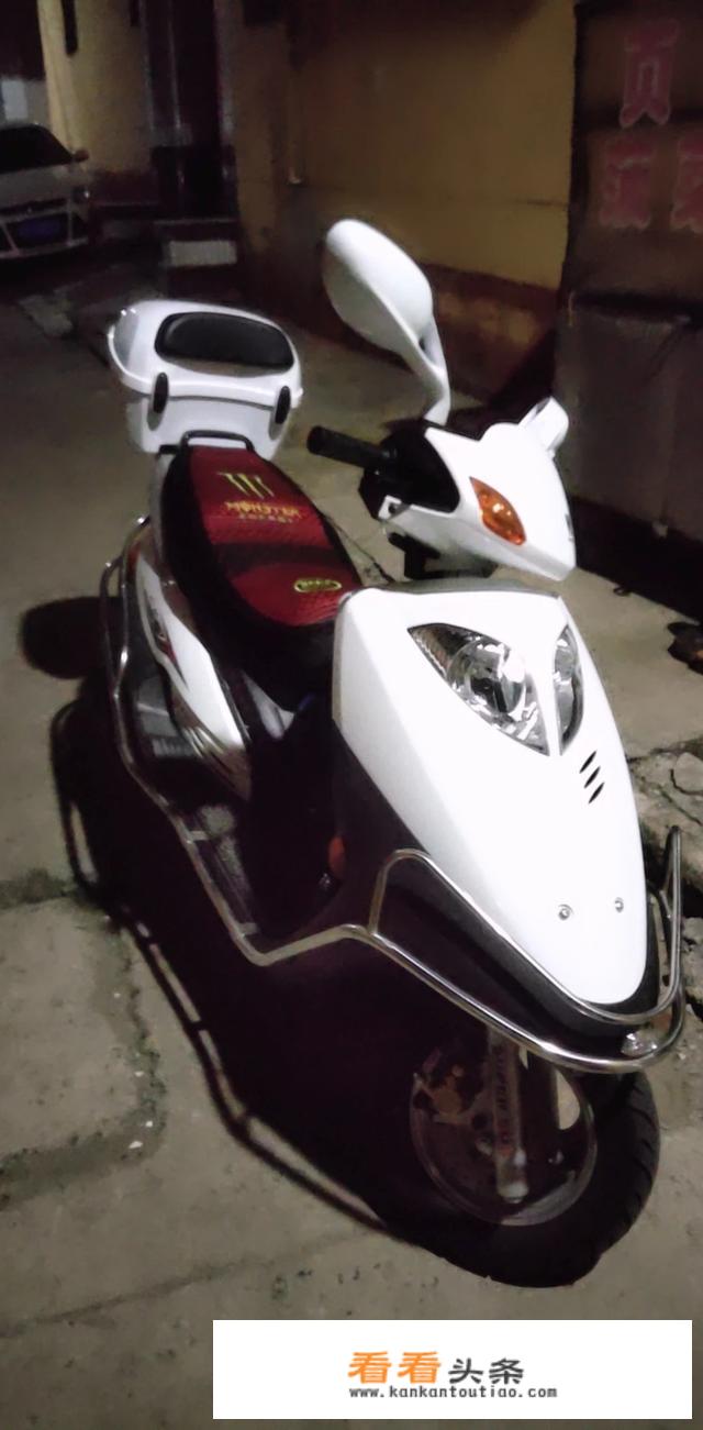 有没有踏板摩托车，价格便宜质量又好的，价格在3000以内的最好？