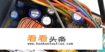如何自制一个万能充电器？