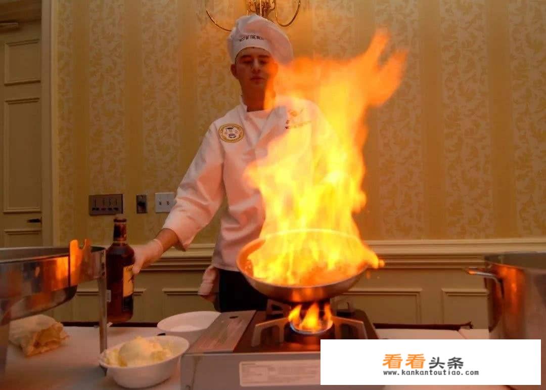 红烧鸡是用热水煮还是冷水煮好吃？