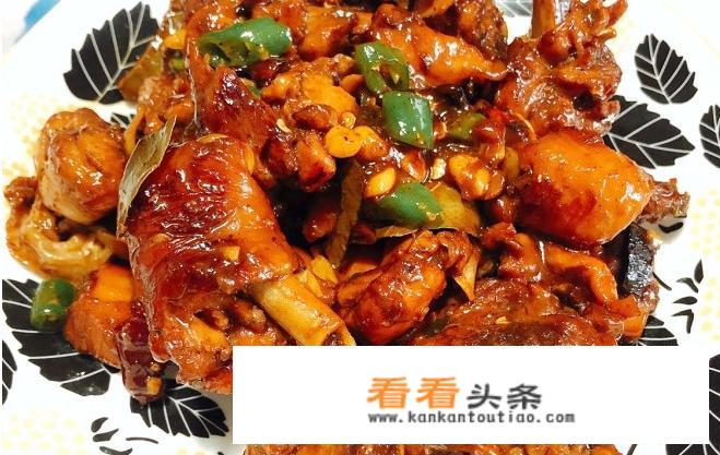 红烧鸡是用热水煮还是冷水煮好吃？