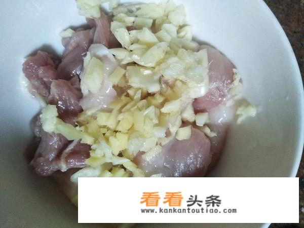 五花肉蒸芋头最正宗的做法？