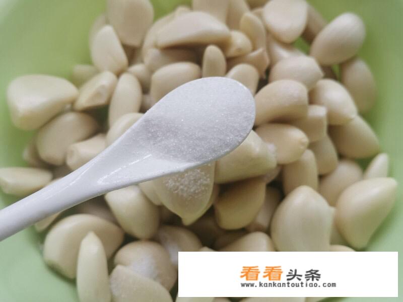 怎样腌制腊八蒜好吃又简单？