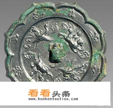粒米烧成粥一瓯,鼻风吹去浪悠悠,手持好似菱花镜,照见须眉在里头，这四句是什么意思？