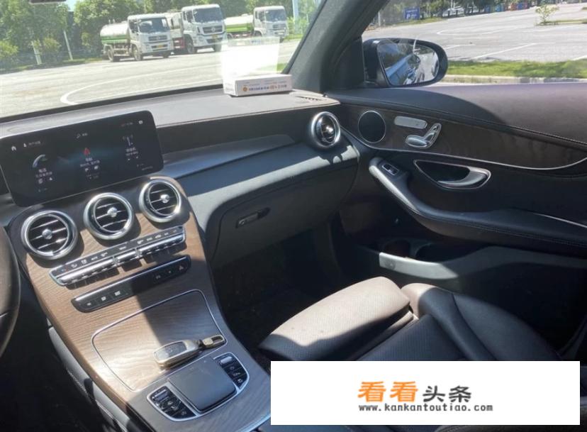 奔驰glc 300 2022款落地价7座？