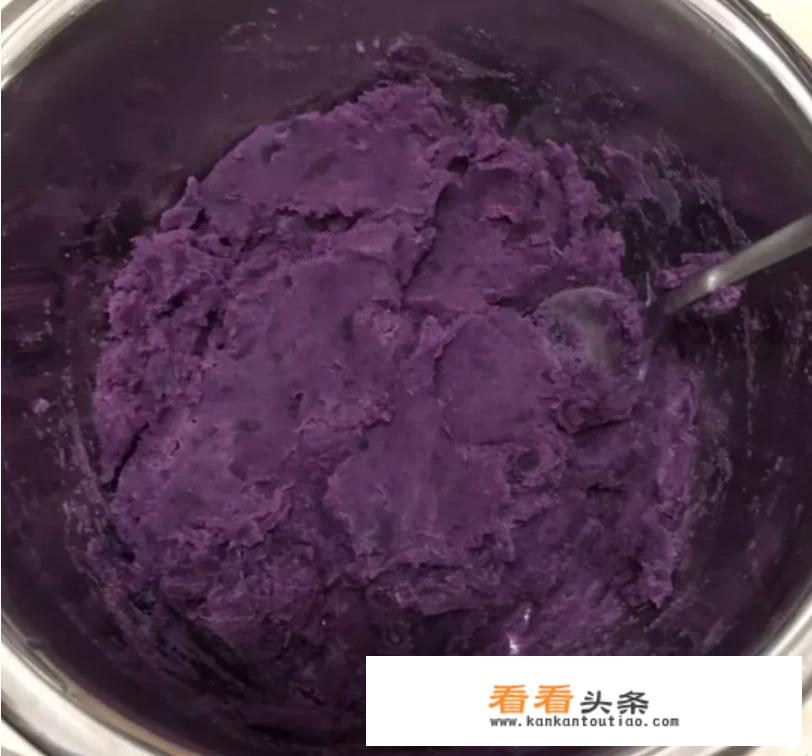 用木薯粉做芋圆的步骤是什么？