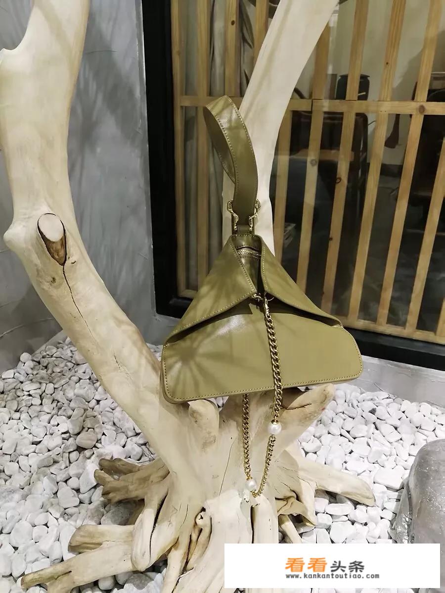 真皮包包都有哪些皮质？怎么区别？