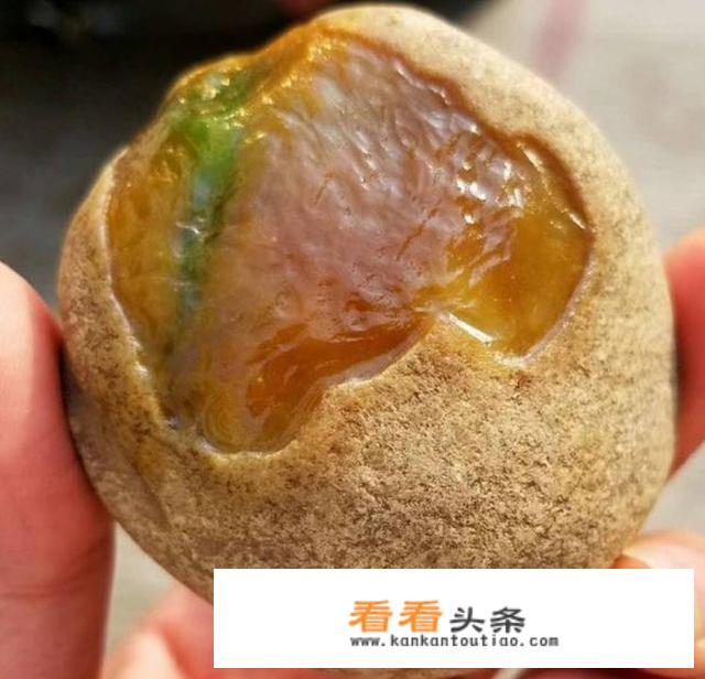 翡翠原石就是一块石头，为什么那么贵？