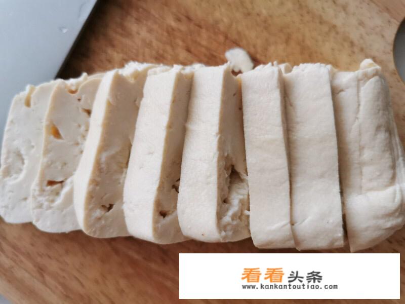 炖胖头鱼头最正宗的做法？