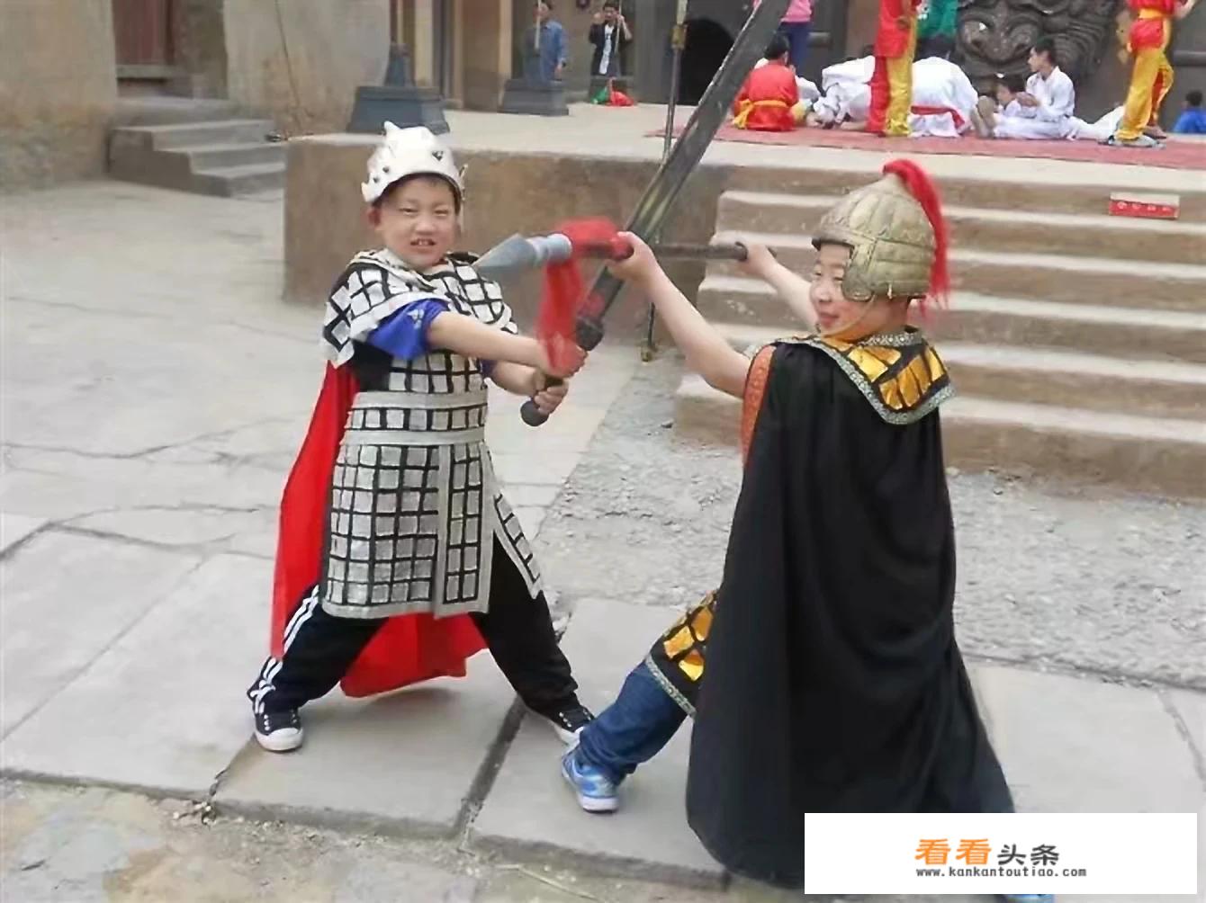 刚谈的男朋友，总想拥抱接吻，是不是很轻浮？这段感情能继续吗？