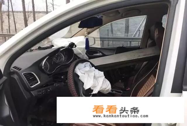 宝骏560遭公路边护栏穿心而过，驾驶员却安然无恙，是质量好吗？
