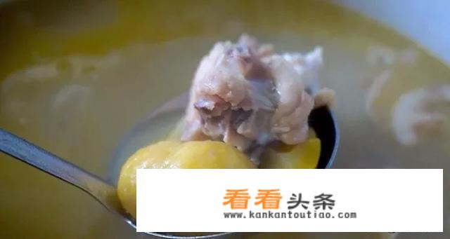 鸡肉炖多久放板栗？