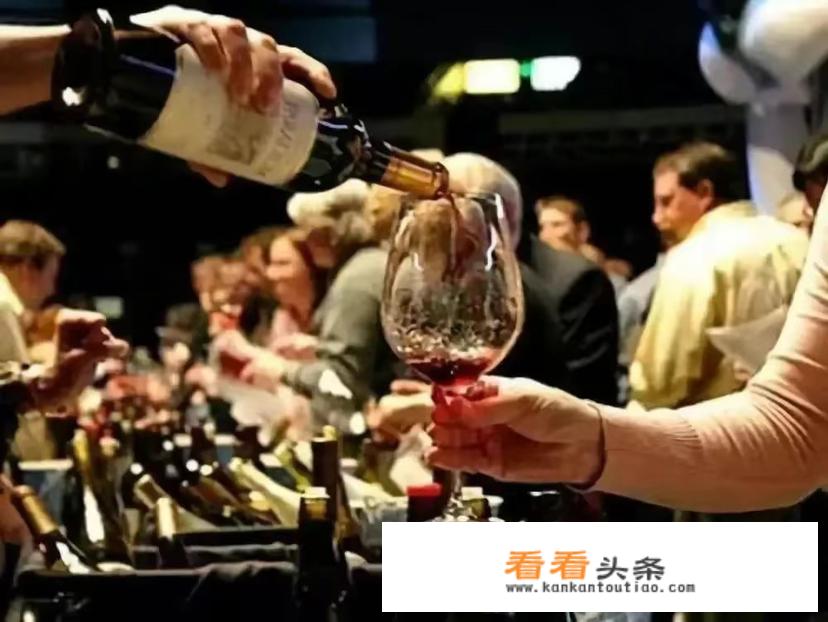 如何品尝红酒？