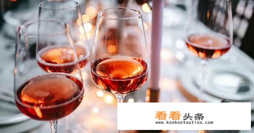 如何品尝红酒？