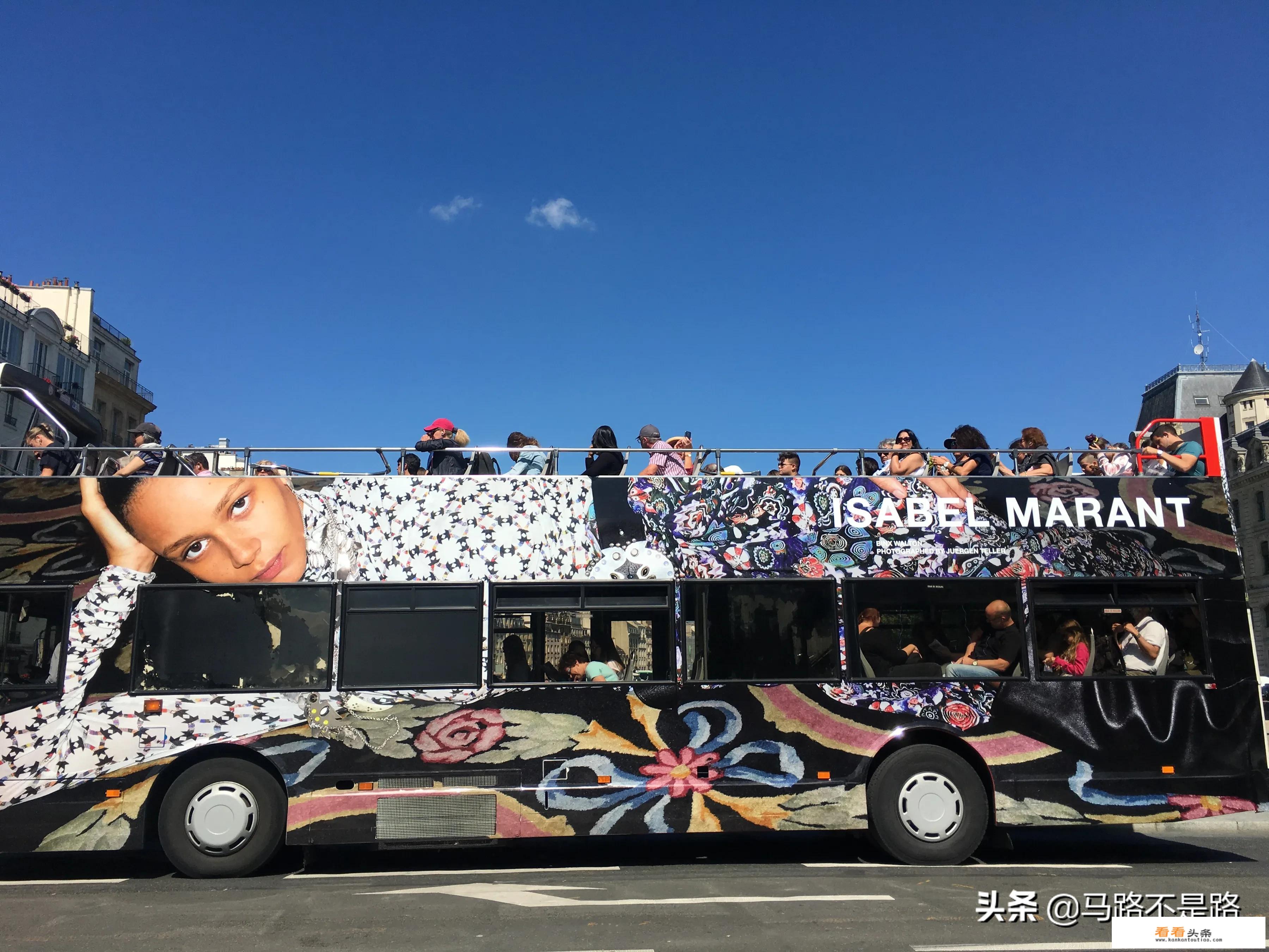 出去旅游，游客可以用什么方法装作比较有文化的样子？