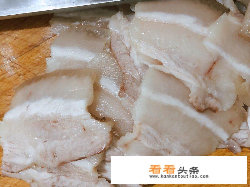土豆焖回锅肉的做法？