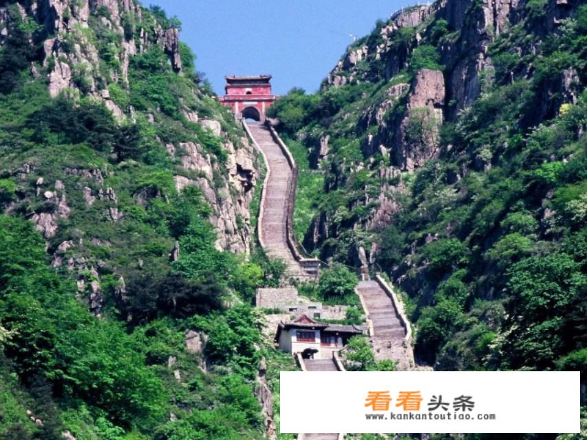 黄山和泰山，哪个风景更美？哪个更有名气？