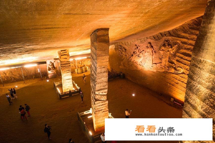 龙游石窟有什么特点？