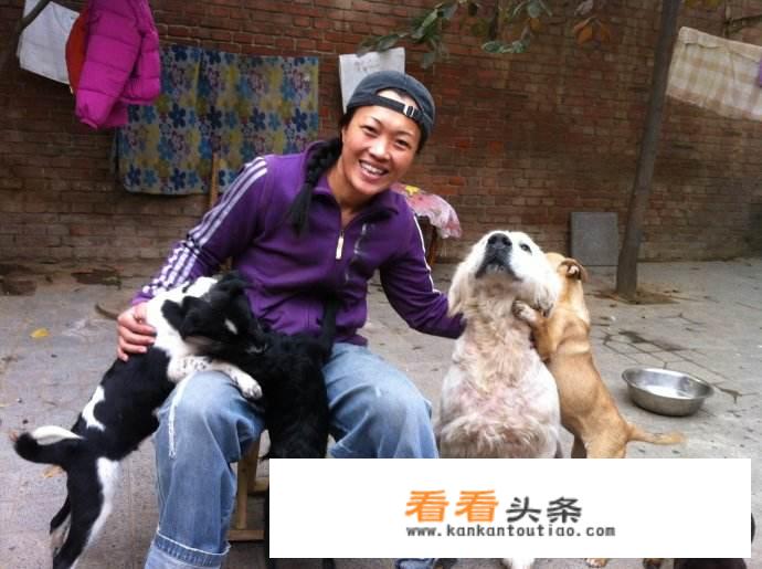 养狗跟养娃，情感上的收获类似吗？