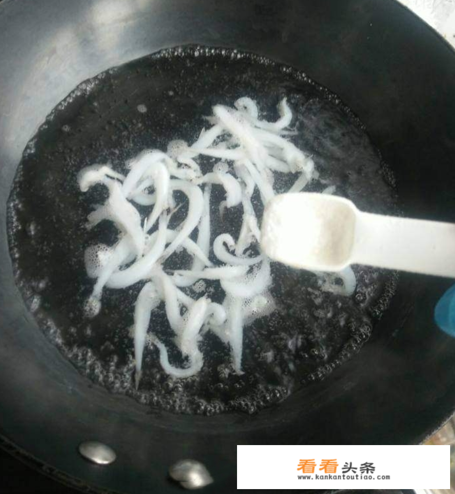 银鱼汤怎么做好喝又营养？