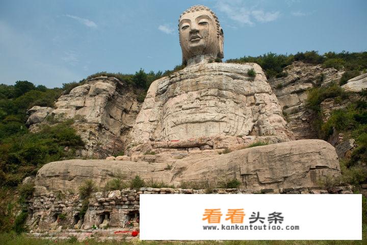 为什么乐山大佛被人们誉为世界艺术珍宝？