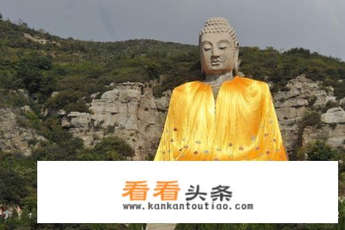 为什么乐山大佛被人们誉为世界艺术珍宝？