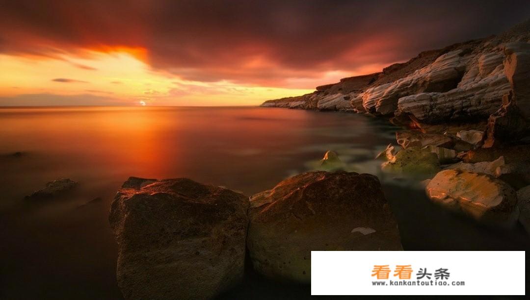 监控装在入户门什么位置？