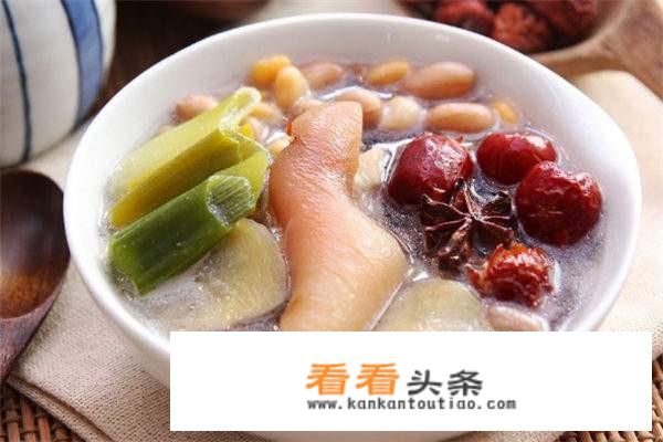 红皮花生猪蹄汤怎么做？