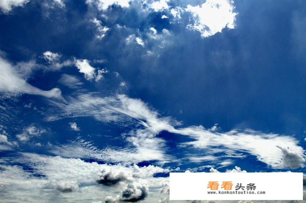 秋天，秋高气爽，蓝天白云，有七月八月看巧云之说，说说你见过什么样的巧云？图片照片都可以？