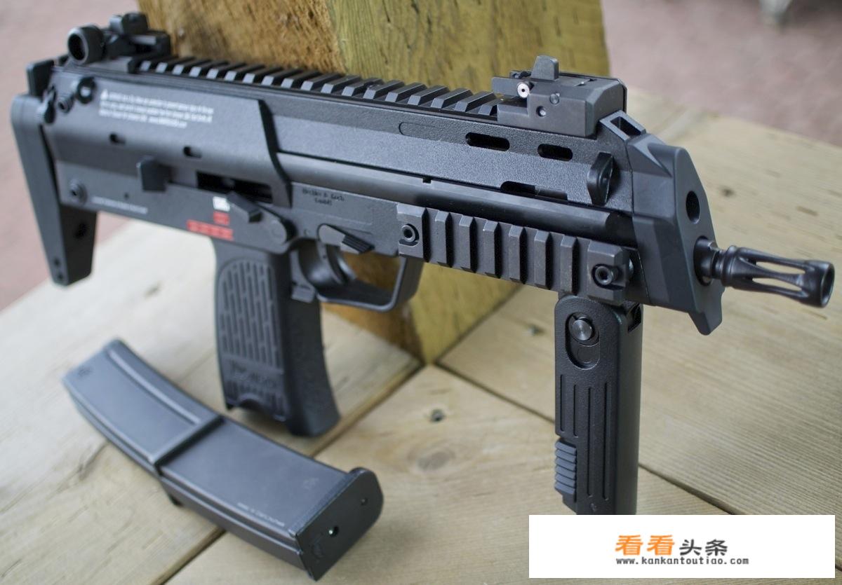 能否简单介绍下MP7冲锋枪的性能？