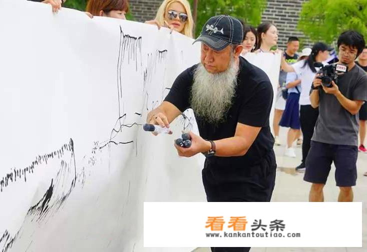 95后美女蒋涵萱的“人体书法”火了，但这真的是艺术吗？
