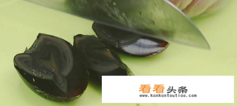正宗凉拌皮蛋做法？