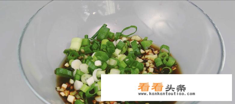 正宗凉拌皮蛋做法？