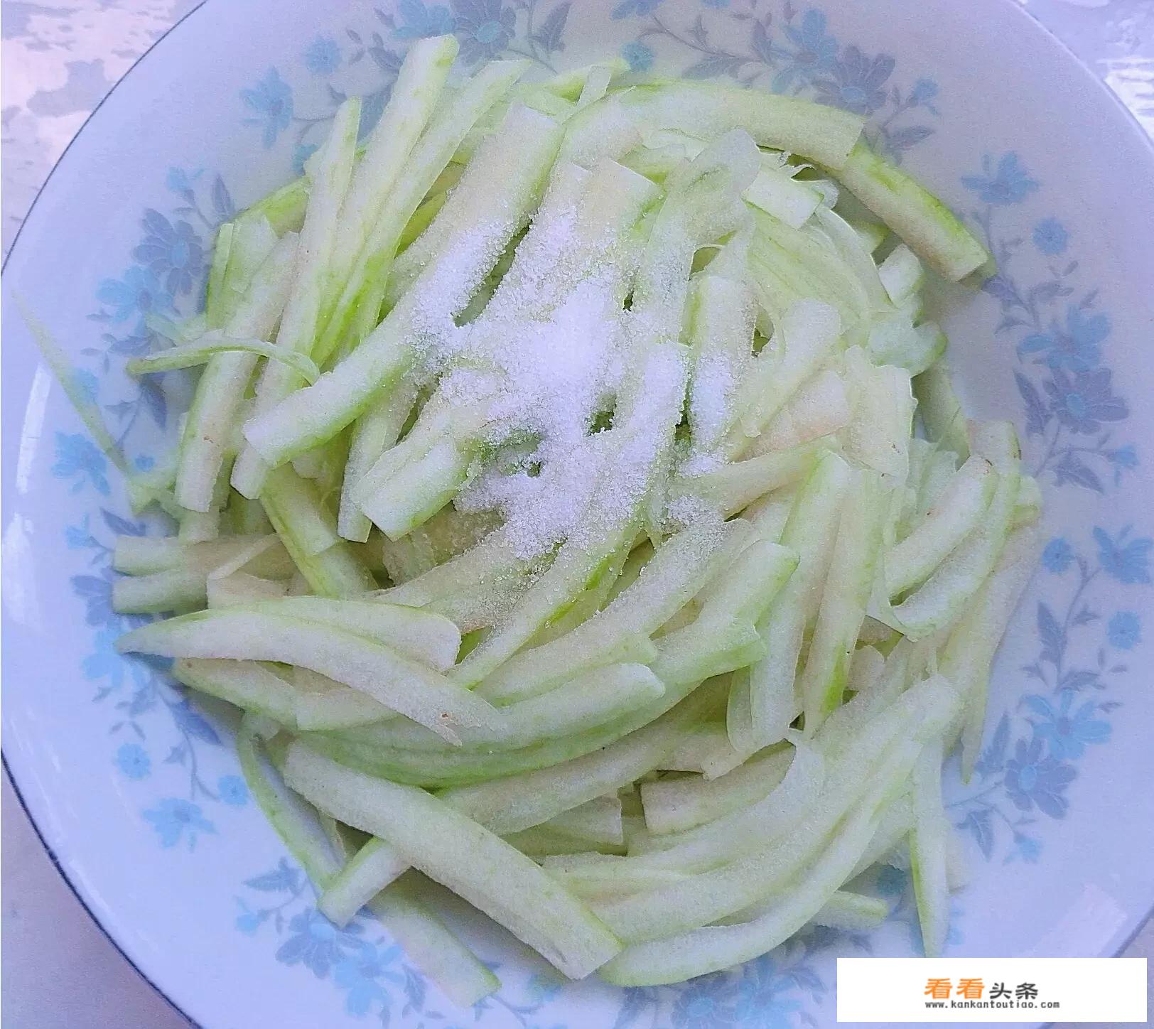 西瓜皮怎么做好吃？