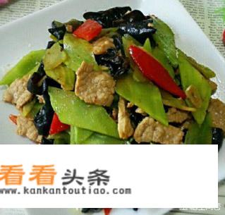 黑木耳搭配什么菜最好？