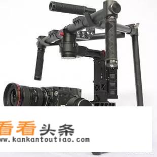 肩扛式摄影机和带稳定器的单反对比，哪个拍微电影更稳？