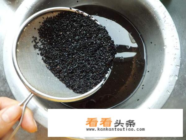 刚从网上买的“九蒸九晒黑芝麻丸”应该怎么保存的长久？