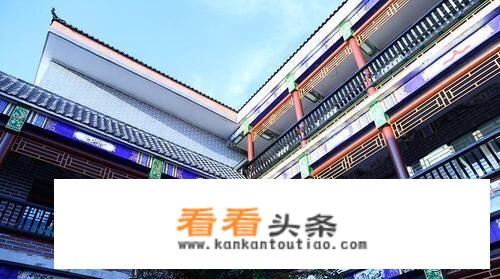 请推荐海南旅游时住哪里比较好？