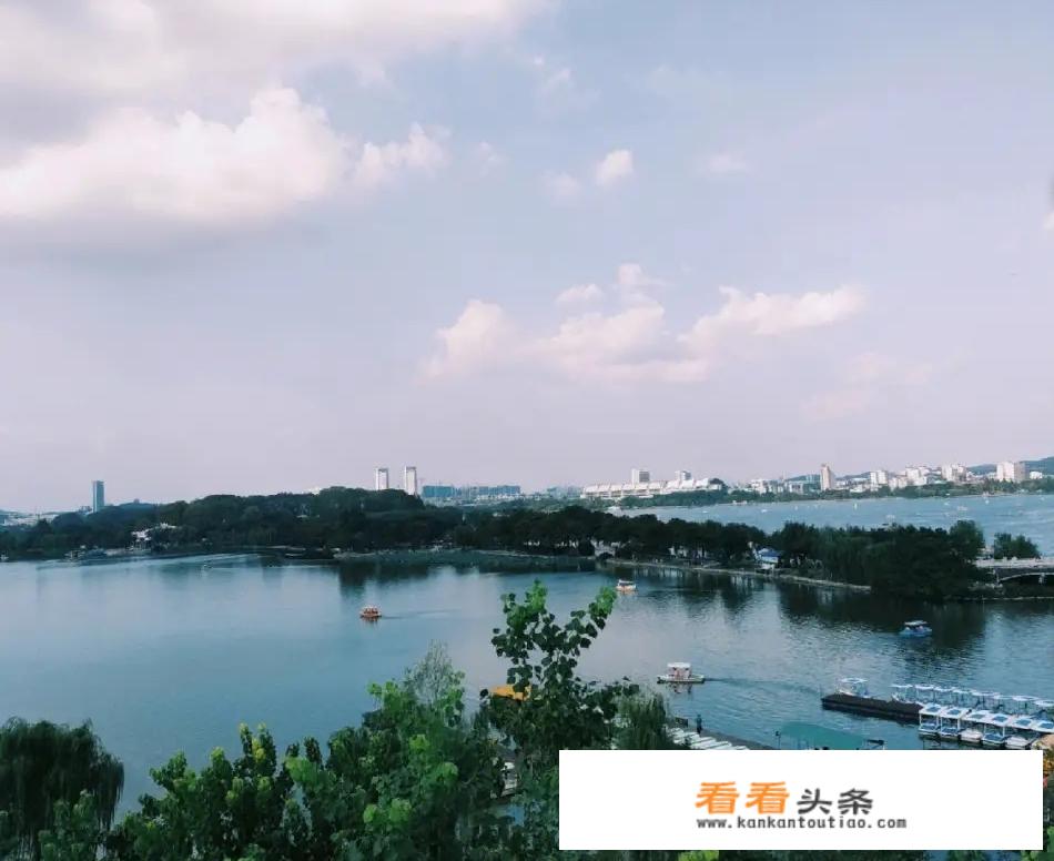 去南京旅游住那里最方便？